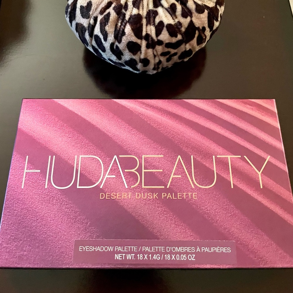 NIB HUDA BEAUTY Desert DUSK Palette! Discontinued, 100% Authentic!